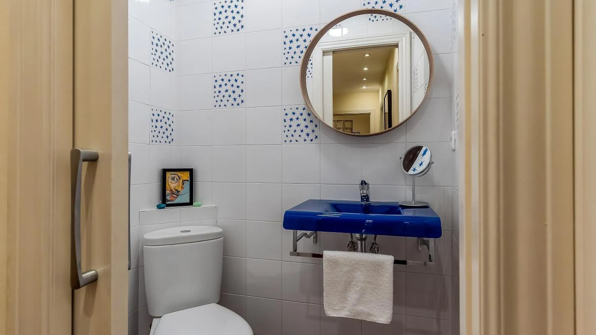 Canela Homes Barcelona Jardinets Spain
