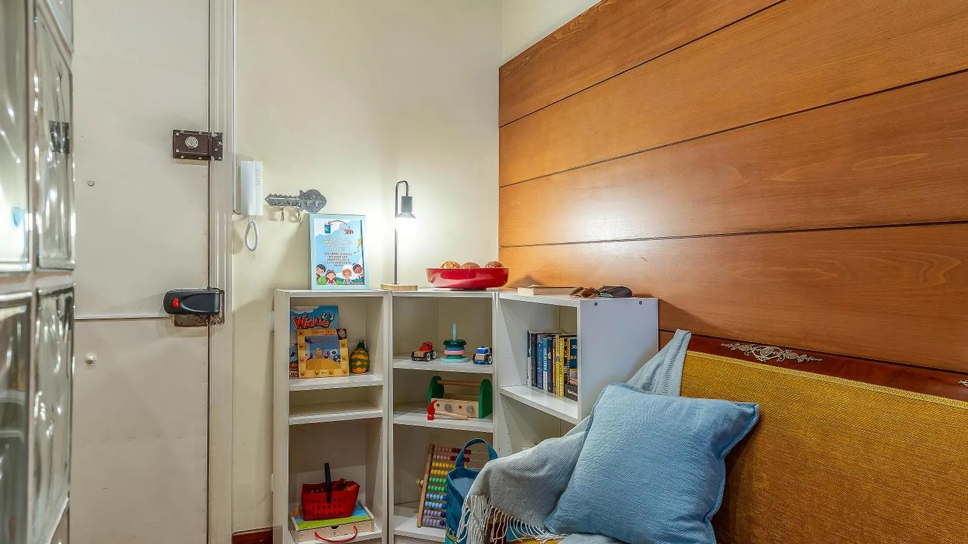 Canela Homes Barcelona Jardinets Apartment